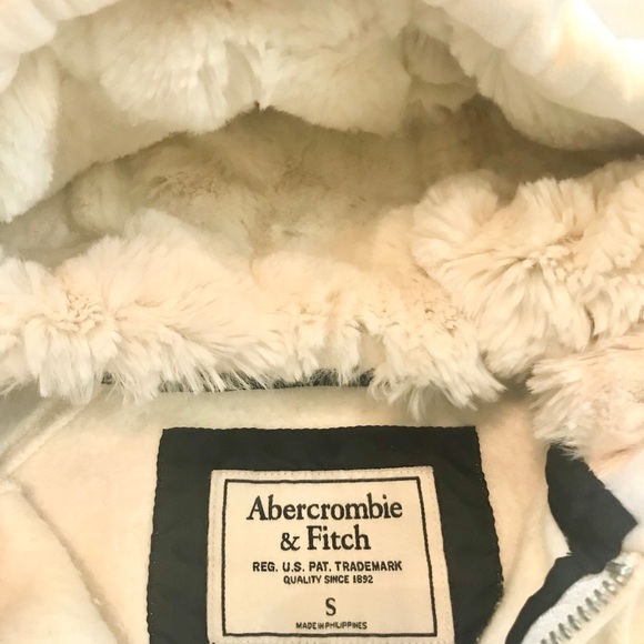 A&F Sherpa-Lined Sweater - Picture 2 of 4